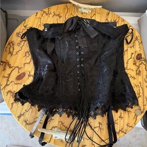 NWT Fredericks Of Hollywood Black Lace Corset with Ribbon Detail size 38